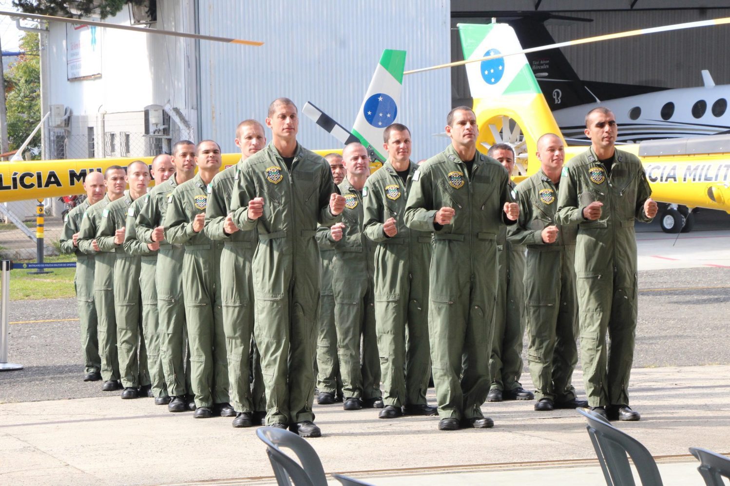 Unidade aérea da Polícia Militar forma novos operadores aerotáticos