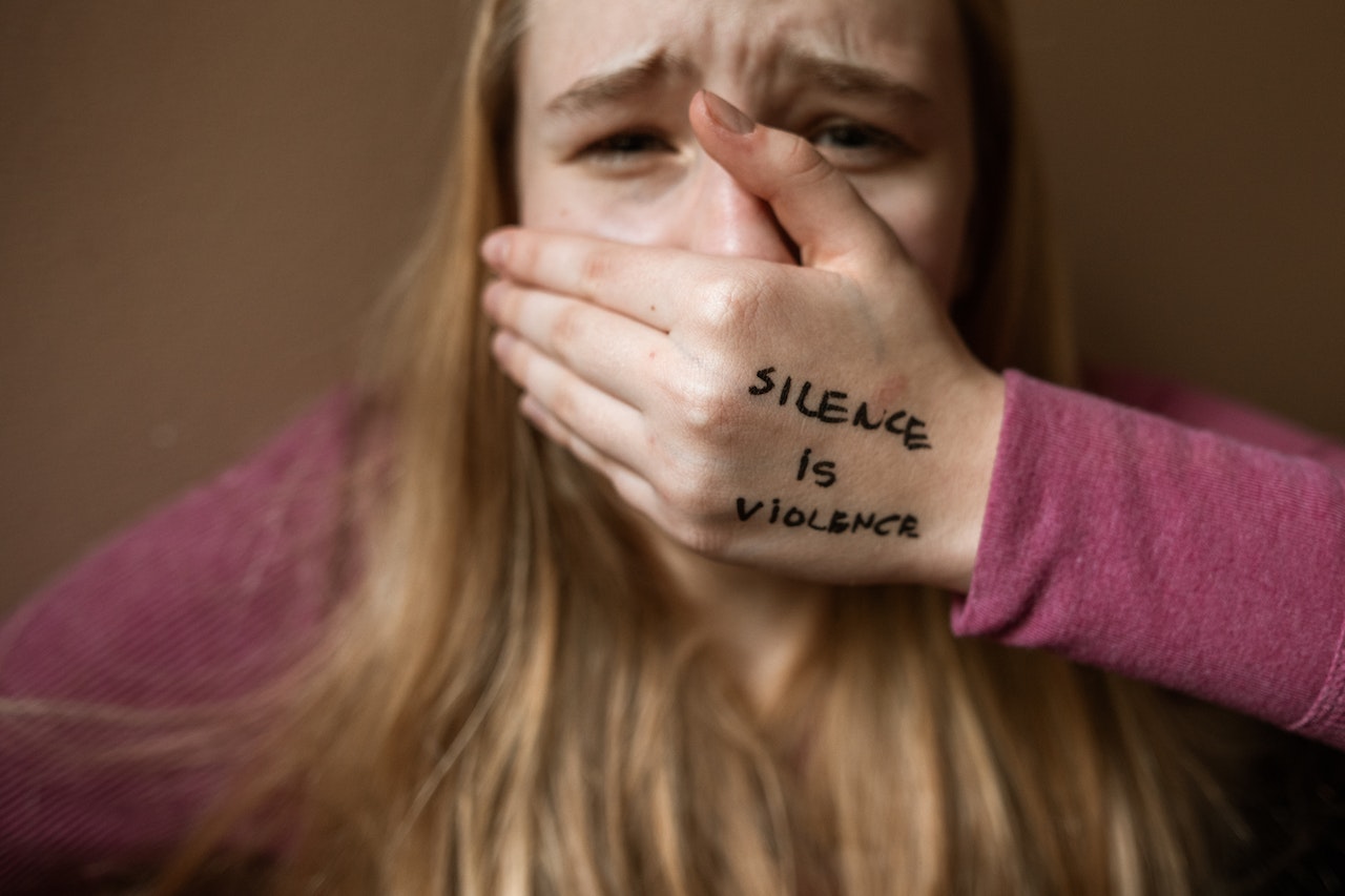 Evento inédito debate violência doméstica e familiar em condomínios paranaenses
