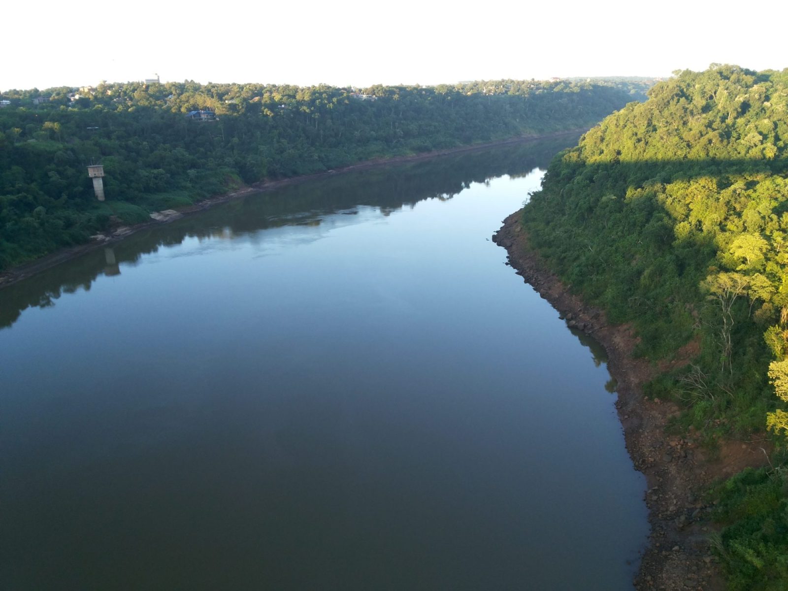 Com reflorestamento e fiscalização, Rio Iguaçu tem maior superfície em 12 anos