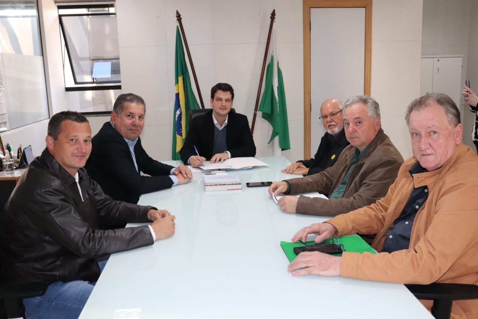 Estado autoriza R$ 12,6 milhões para pavimentação de vias urbanas de Rolândia