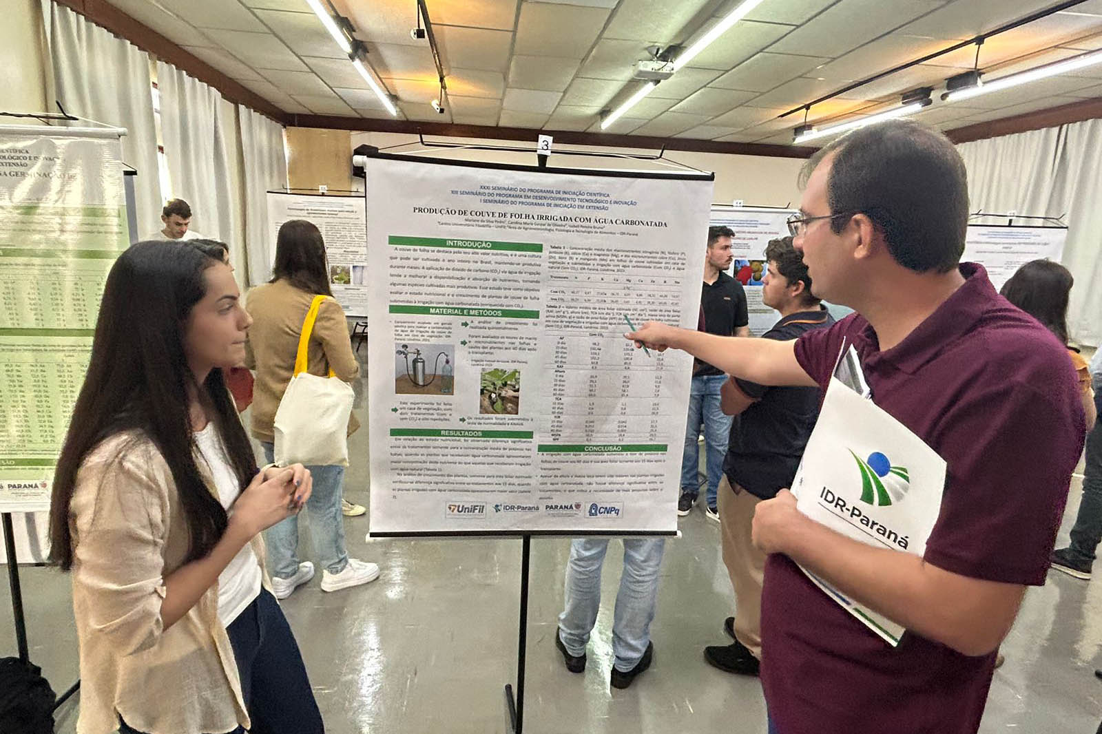 Programa de bolsas do IDR-PR qualifica estudantes para o desenvolvimento rural