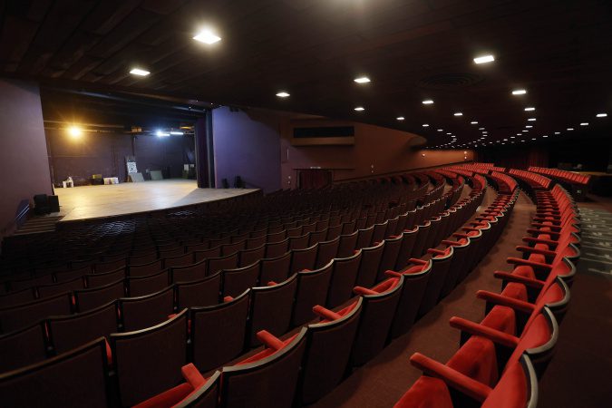 Teatro Guaíra abre edital de locação dos palcos para escolas de dança do Estado