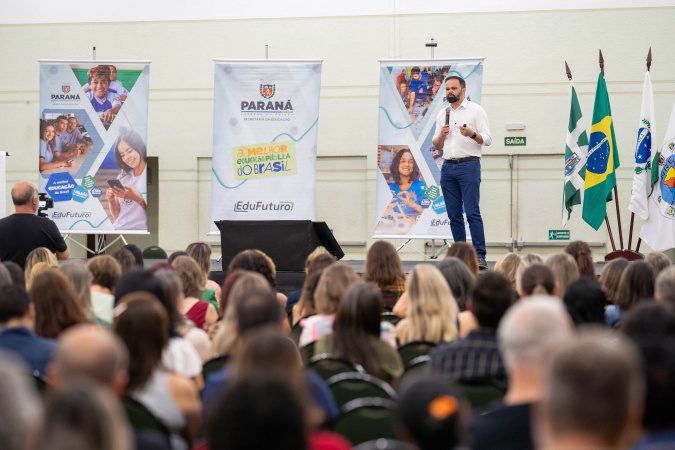Seminário reúne professores formadores e profissionais em estágio probatório