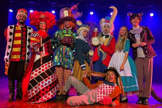 “Alice no País das Maravilhas” desembarca no Guairinha neste fim de semana