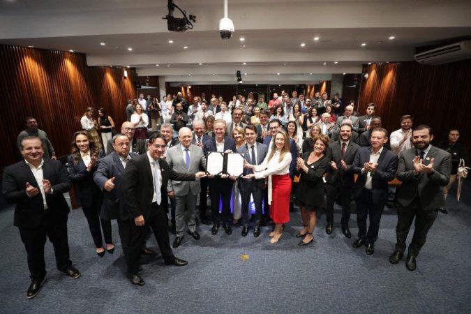 Parceria vai promover regularização imobiliária de todas as escolas estaduais