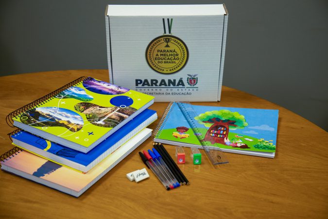 Governo inicia entrega de kits de materiais que atenderão alunos da rede estadual em 2025