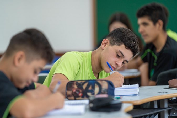 Aprova Paraná Universidades: alunos devem ficar atentos aos editais das instituições