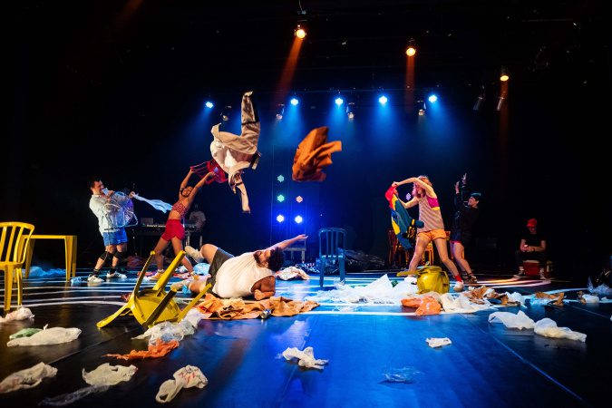 Espetáculo “Deriva” celebra o corpo e a cidade no Teatro José Maria Santos