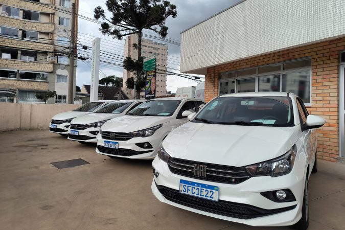 Estado entrega 10 novos veículos para fortalecer a Hemorrede do Paraná
