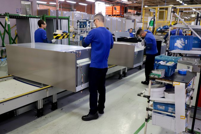 Paraná registra maior aumento de salário médio entre estados do Sul e Sudeste