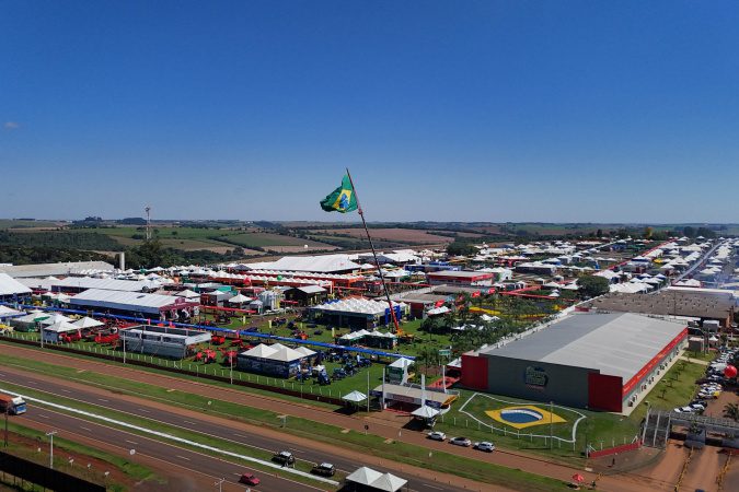 R$ 7 bilhões e 400 mil pessoas: com apoio do Estado, Show Rural 2025 bate recordes