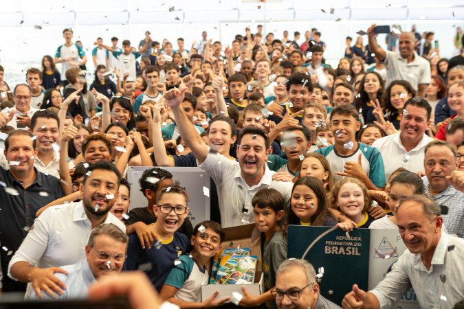 Ratinho Junior inaugura sede própria e mais moderna de colégio estadual em Toledo