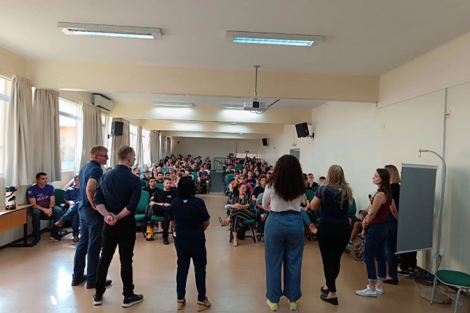 500 calouros começam novo ano letivo em quatro unidades da Unioeste