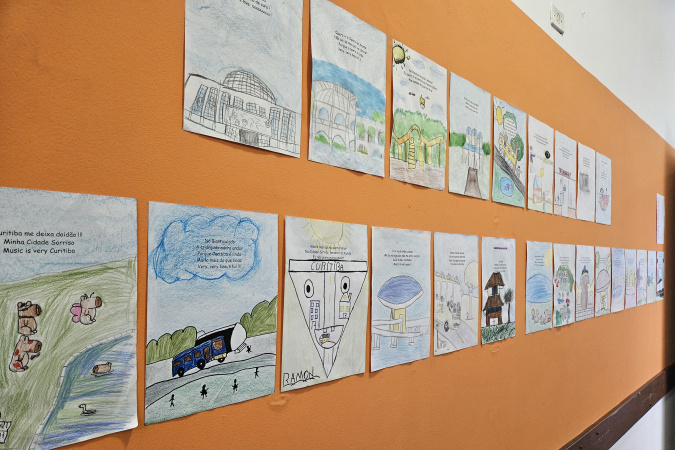 Alunos do Centro Juvenil de Artes Plásticas homenageiam Curitiba nos seus 332 anos