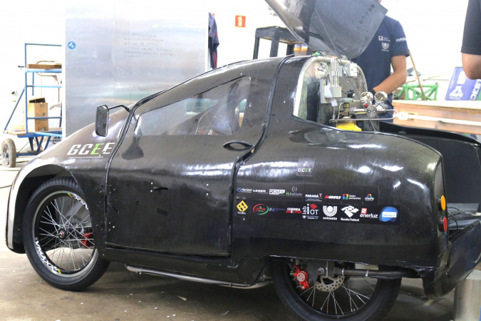 Carro movido a hidrogênio de alunos da Unioeste vai competir no Shell Eco-Marathon, nos EUA