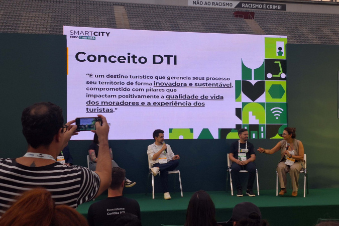 Debate sobre destinos turísticos inteligentes do Paraná reúne Estado e municípios