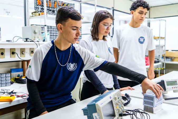 Novo recorde: rede estadual tem 50 mil novos alunos na Educação Profissional em 2025