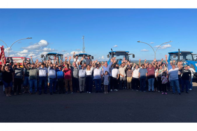Governo entrega maquinário para agricultura familiar em Nova Prata do Iguaçu