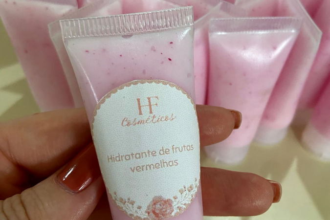 Alunos da rede pública de Mangueirinha transformam horta em laboratório de cosméticos