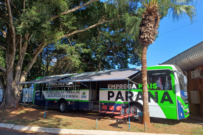 Ônibus Emprega Mais Paraná está na Expoingá 2025 para reforçar acesso a trabalho