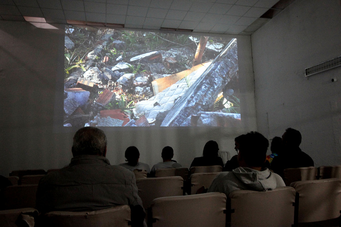 Agenda de junho do MIS-PR tem visita guiada noturna, Mazzaropi e a mostra “Desse lado do muro”
