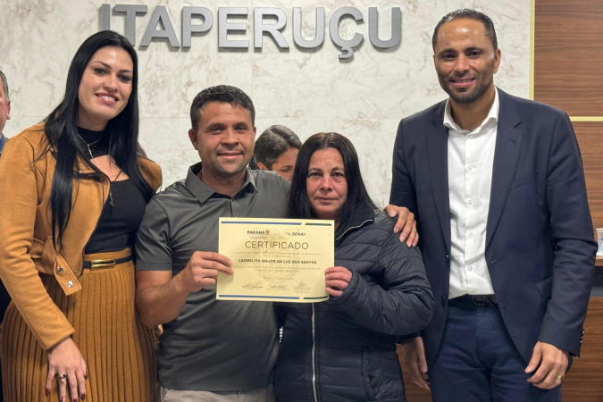Projeto Qualifica Paraná forma 34 alunos do curso de confecção industrial em Itaperuçu