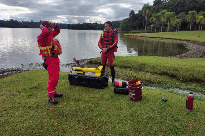 Sonar de alta tecnologia ajuda Corpo de Bombeiros do Paraná em buscas subaquáticas