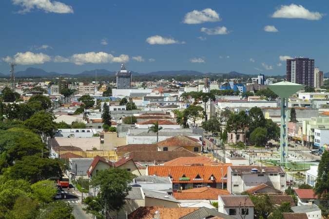 82% dos municípios do Paraná têm saldo positivo de empregos em 2025, aponta Caged
