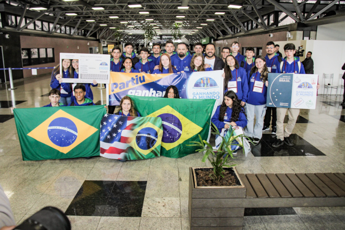 Inédito: 50 alunos de Colégios Agrícolas do Paraná embarcam para os EUA