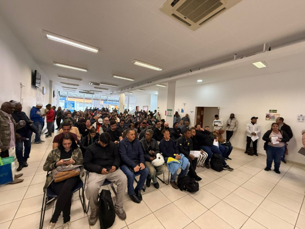 Mutirão de emprego leva 3 mil vagas ao bairro Fazendinha, em Curitiba, na quarta-feira