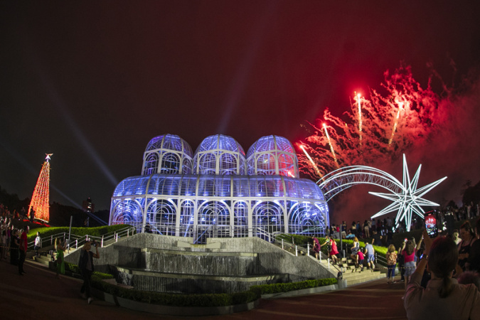 Calendário turístico de novembro tem Natal, festas de padroeira e feiras agropecuárias