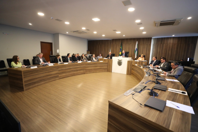 Investimento de R$ 1 bilhão em cirurgias eletivas é destaque de apresentação na Assembleia