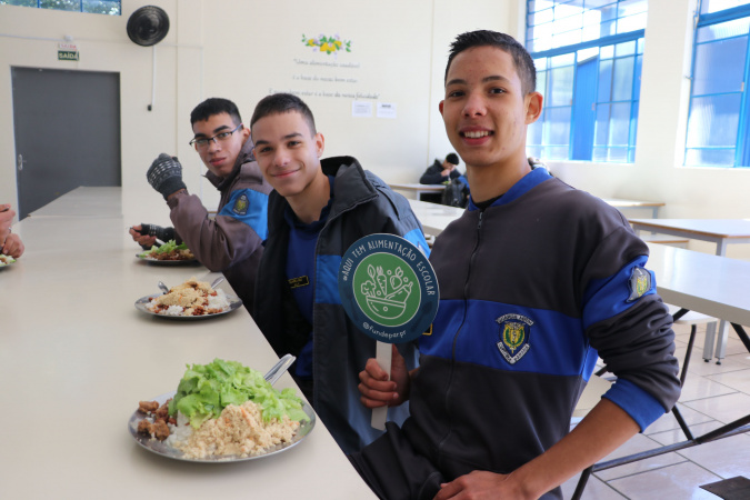 Paraná investe R$ 560 milhões por ano e garante cardápio nutritivo e variado nas escolas