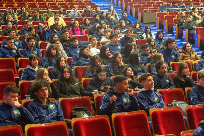 Preparação para o Saeb tem aulão com estudantes dos colégios estaduais em Curitiba