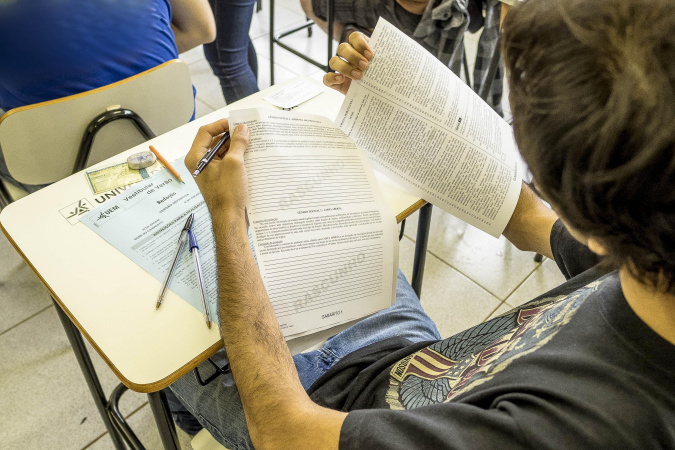 UEM divulga concorrência do vestibular e inscrições homologadas