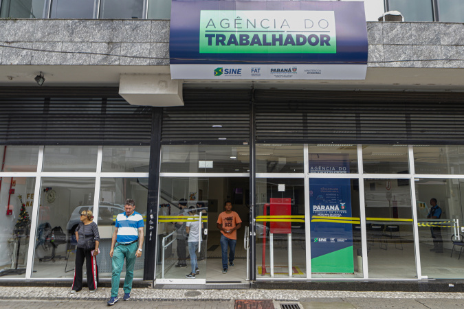 Rede Sine do Paraná encerra 2025 com liderança nacional na intermediação de empregos