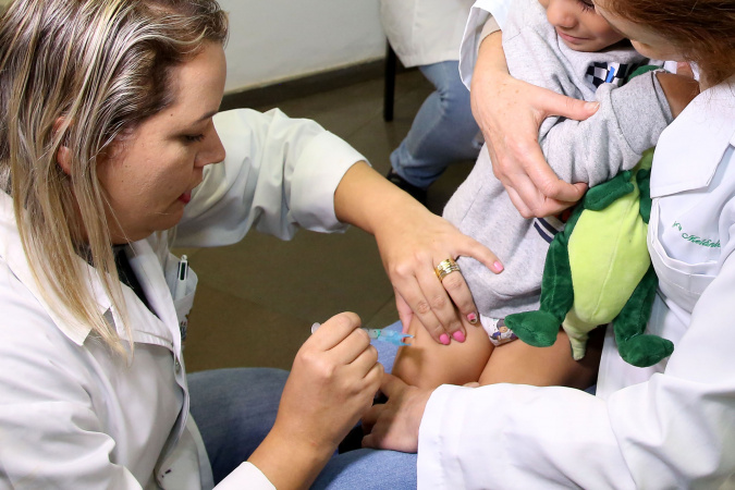Saúde alerta para importância da imunização contra a coqueluche em crianças e gestantes