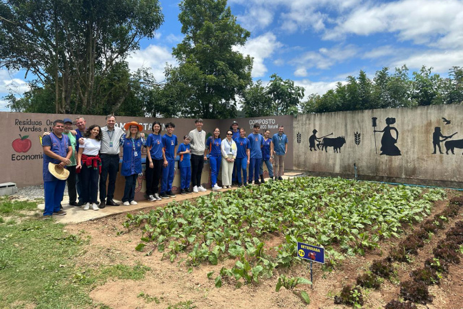 Biodigestor em colégio estadual de Campo Magro transforma resíduos em aprendizado