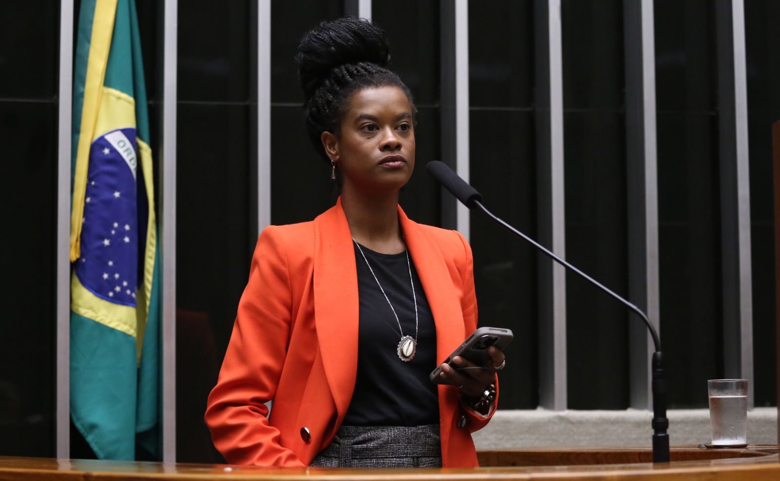 Ofensiva supremacista ameaça deputada Carol Dartora com violência física e sexual em retaliação a leis contra o ódio