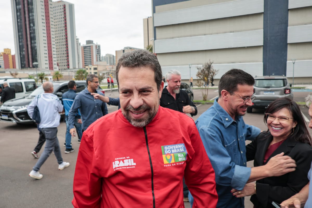 Apesar de cenário conservador, Boulos diz que Requião Filho tem condições de ir ao segundo turno