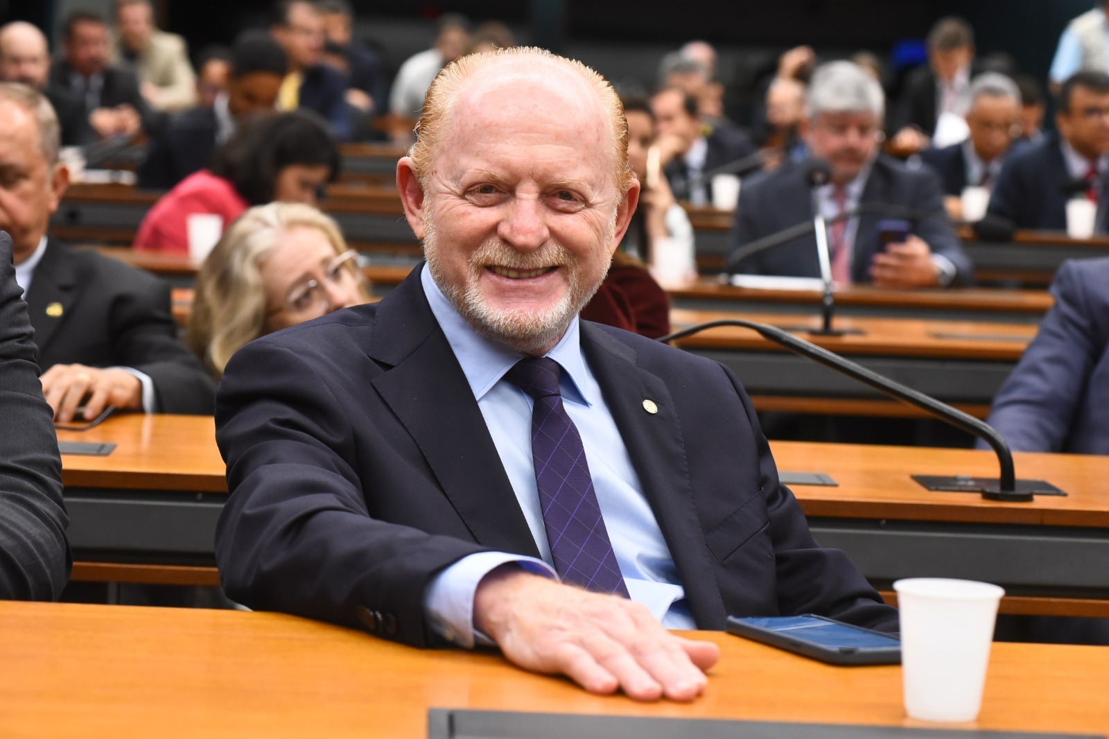 Deputados do Paraná que tentam frear fim da escala 6×1 também apoiaram PEC da Blindagem