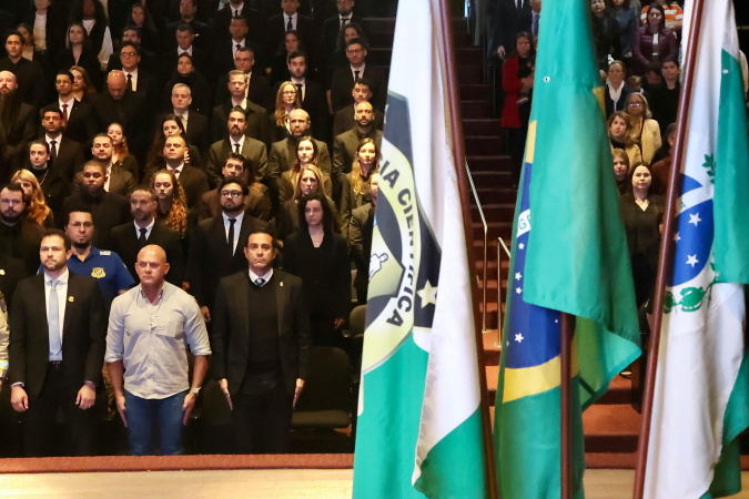 Posse de 136 novos peritos e técnicos reforça atuação da Polícia Científica do Paraná