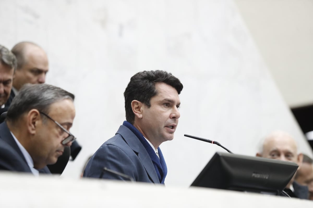 Assembleia vai recorrer ao STJ contra decisão que suspendeu cassação de Renato Freitas