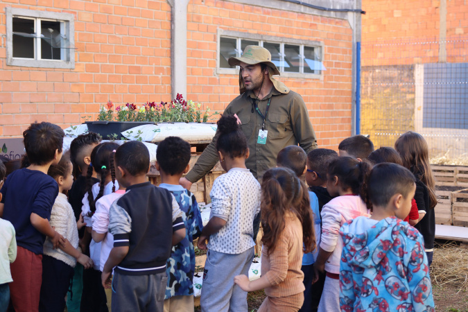 Centro de Educação Infantil de Curitiba ganha horta em ação da Ceasa Paraná