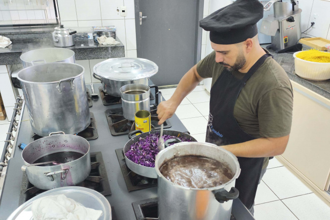 Merendeiro de Francisco Beltrão vence concurso nacional de receitas escolares 