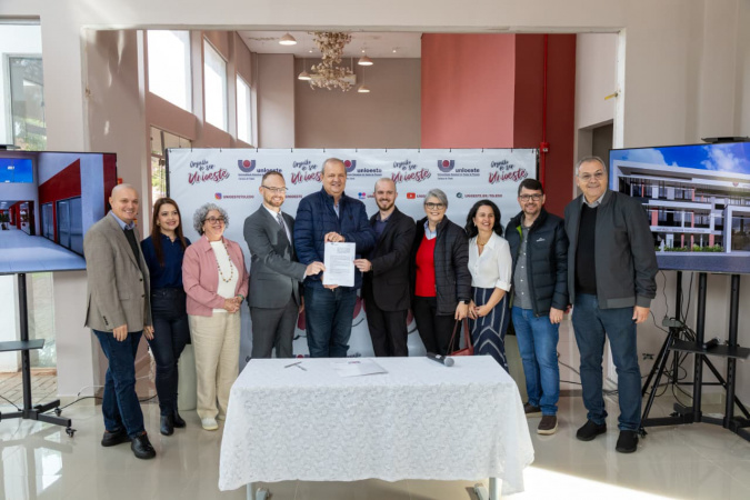 Unioeste celebra primeiro contrato de licenciamento de patente para empresa parceira