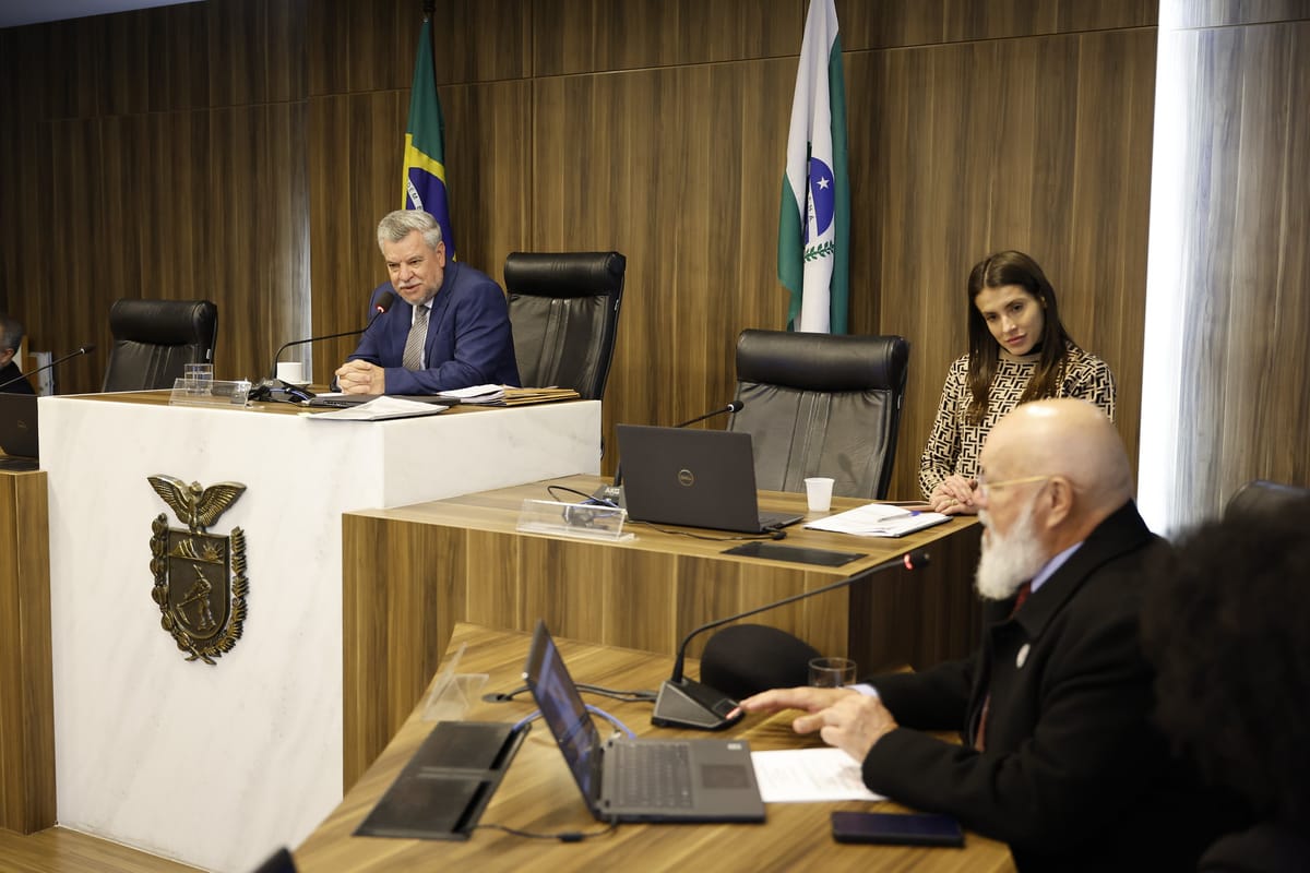 Ratinho Jr convoca deputados para almoço e esvazia reunião do Conselho de Ética da Alep