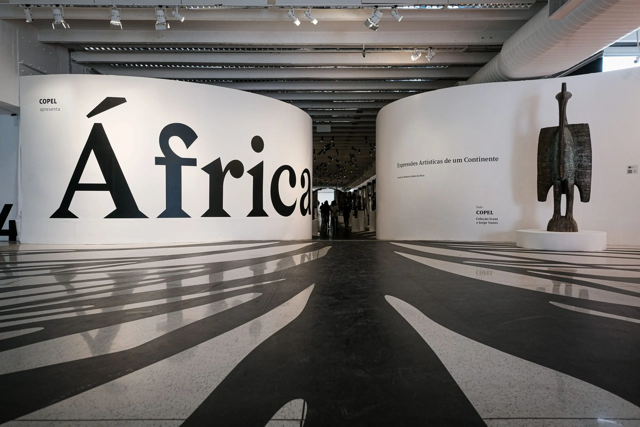 Exposição “África: Diálogos com o Contemporâneo” fica no MON até dia 28